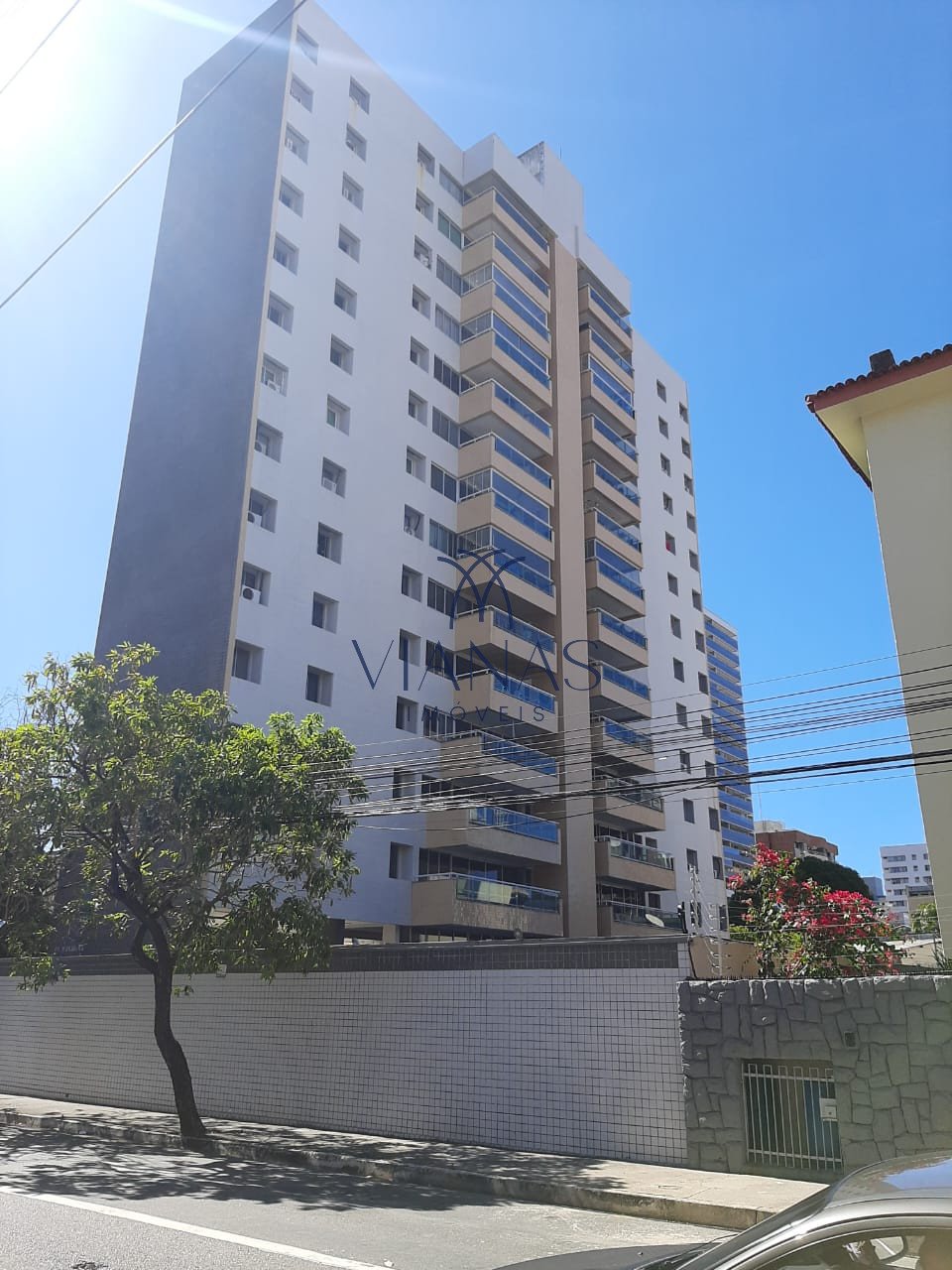 Apartamento com 3 Quartos e 4 banheiros à Venda, 141 m² por R$ 599.000